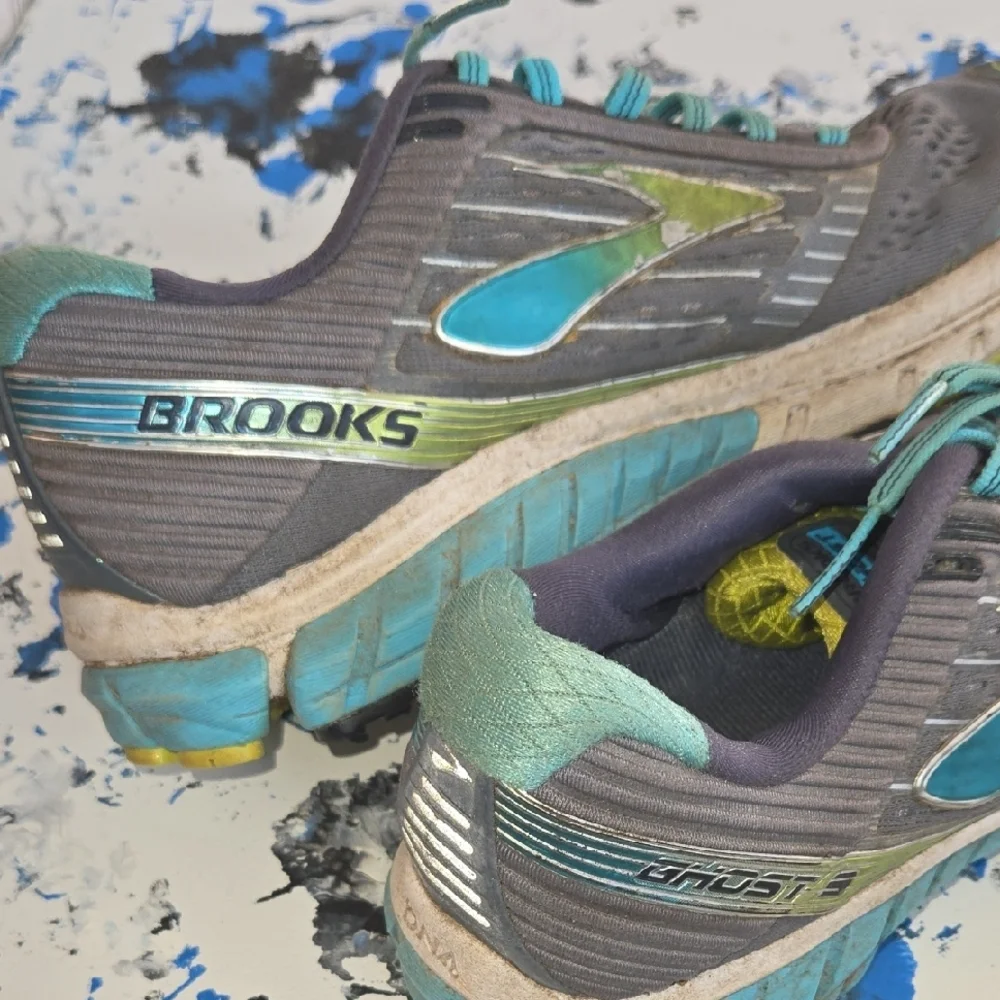 Brooks Women's Gray and Teal Sneakers